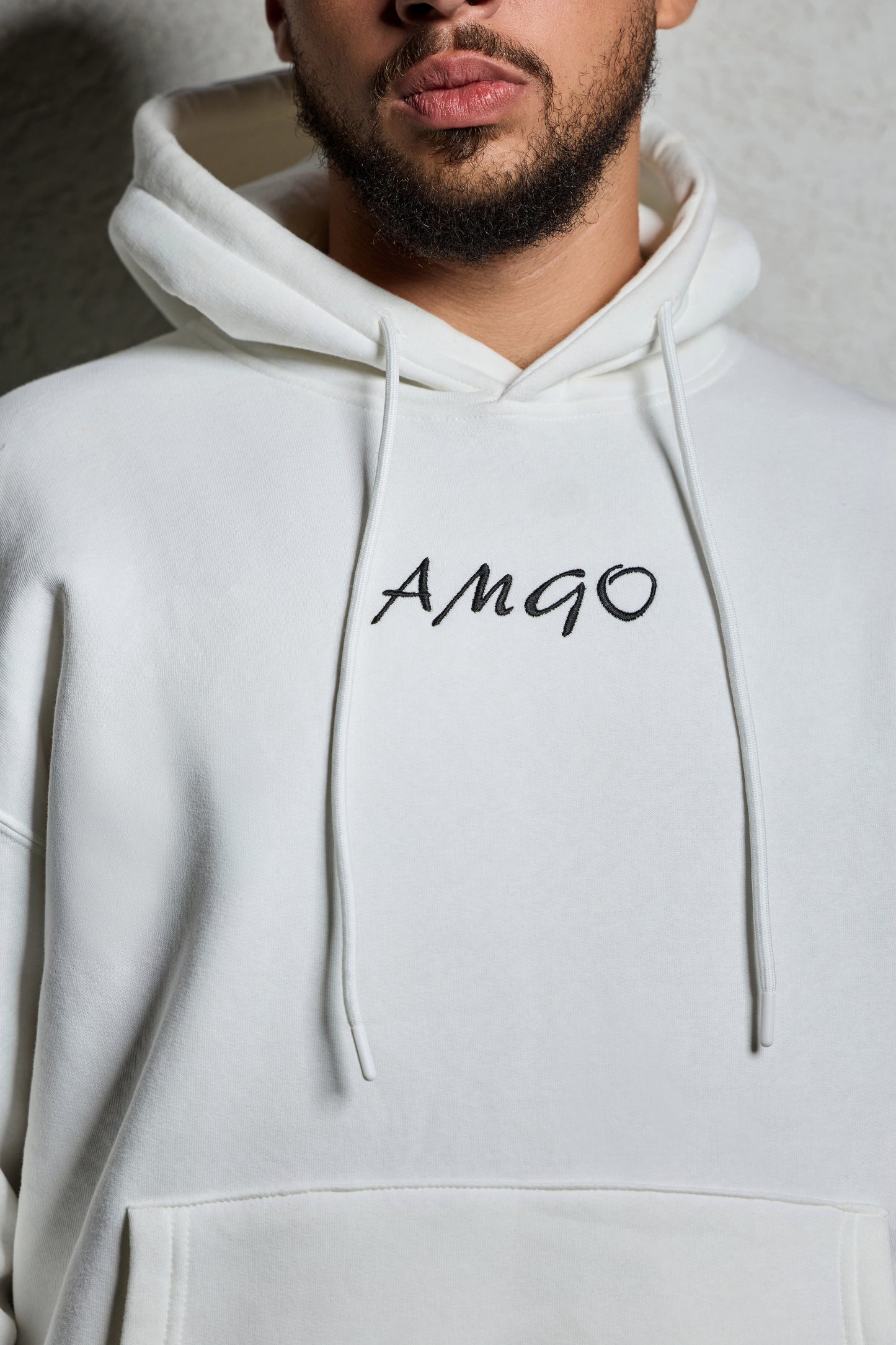 קפוצ'ון לבן