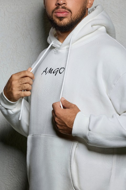 קפוצ'ון לבן