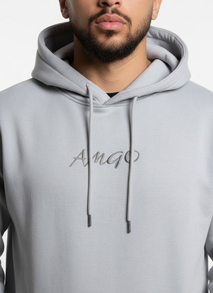 קפוצ'ון אפור-עם כיתוב על השרוול