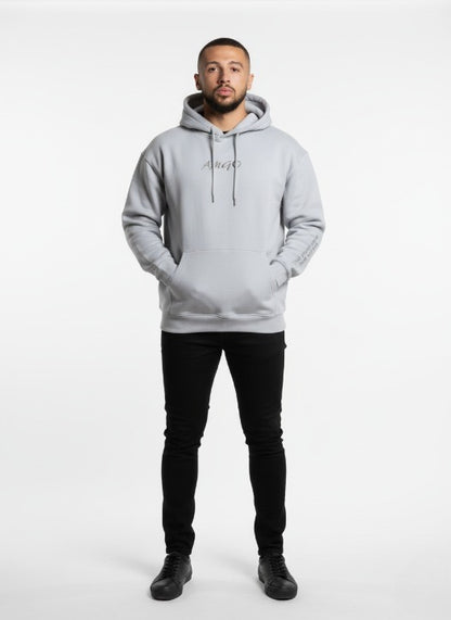 קפוצ'ון אפור-עם כיתוב על השרוול